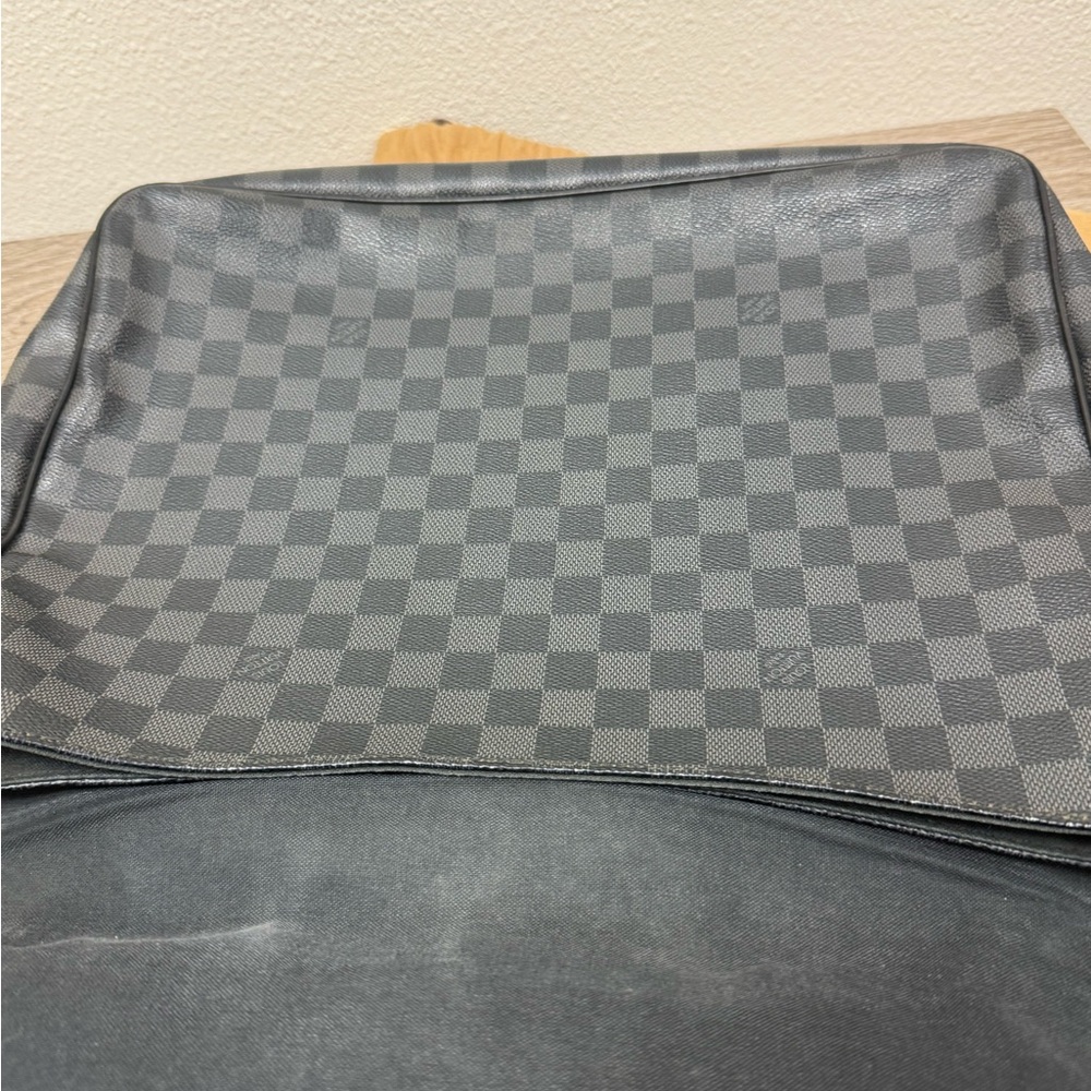 Louis Vuitton Damier Graphite Messenger Bag with Original Dust Bag - Picture 2 of 14